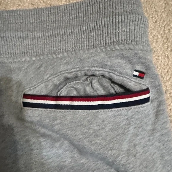 Men's Tommy Hilfiger Gray Sweatpants - Picture 3 of 4